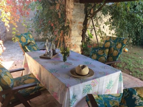 Wunderschöne Steinvilla mit privatem Garten und Terrasse