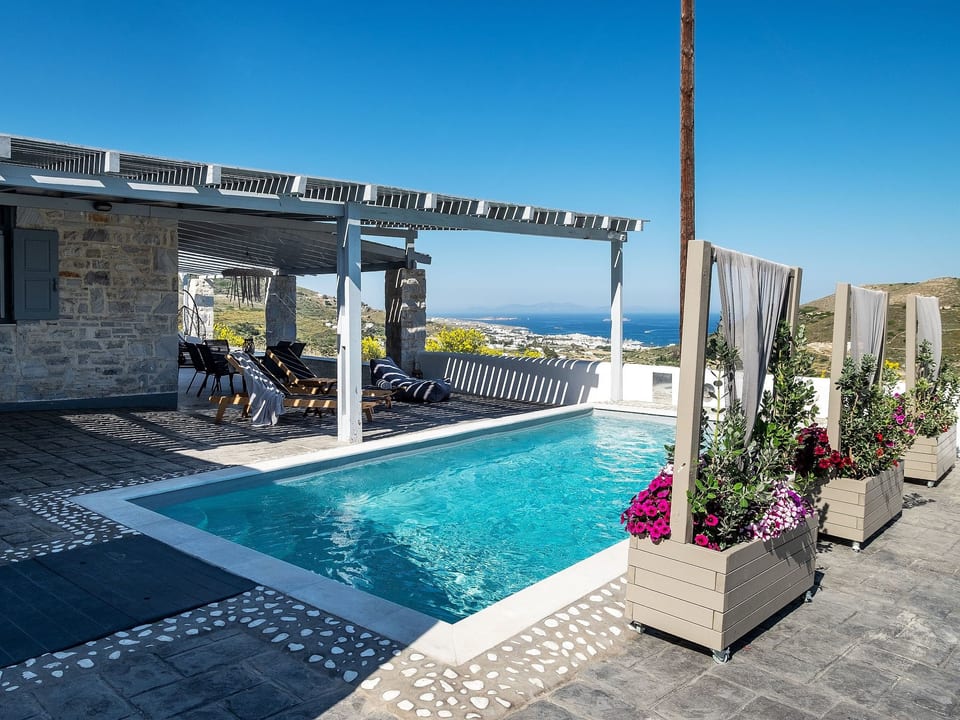 Schöne Villa Thetis mit eigenem Pool - Paros