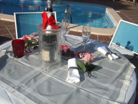 Schönes Ferienhaus in Colares mit Privatem Pool