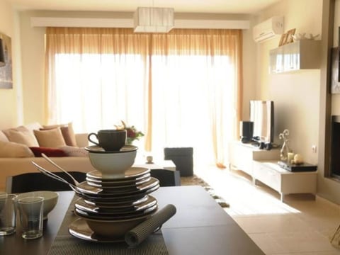Charmantes Ferienhaus in Archangelos mit großem Balkon