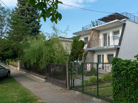 Doppelhaushälfte für sechs Personen mit Garten