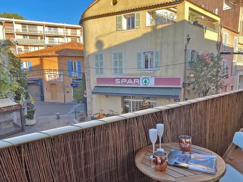 Apt 4 Pers - Climatisation - Wifi - Centre ville