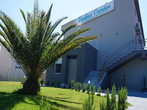 Finikas Garden Nikit