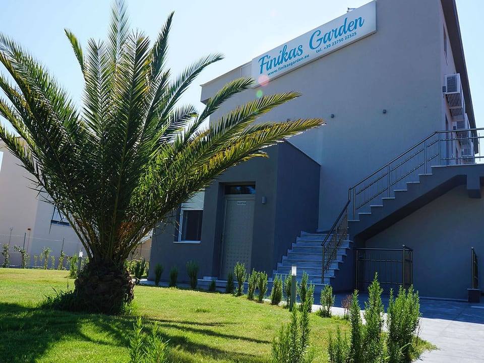 Finikas Garden Nikit - Nikiti