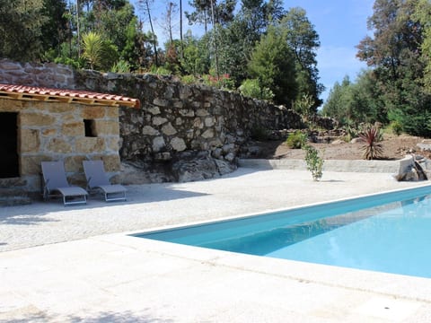 Großes renoviertes Landhaus in Tondela