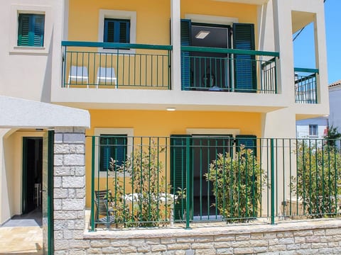 Stilvolle Wohnung im ersten Stock Wave Okto in Kassiopi