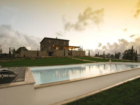 Villa mit Infinity-Pool