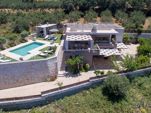 Ferienvilla mit Garten, Grill und Terrasse