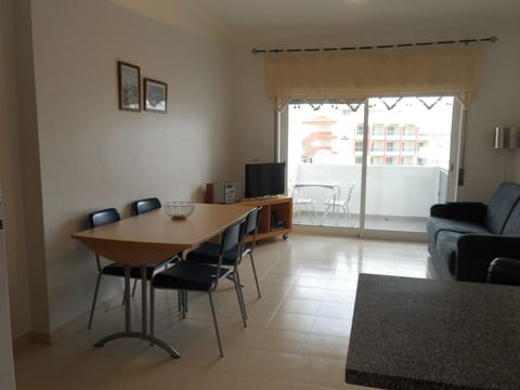 Wohnung in Porches mit Großem Balkon