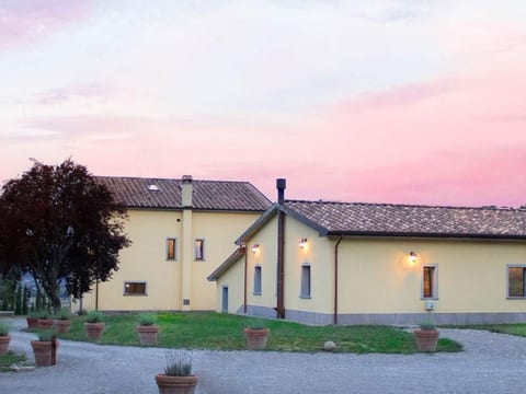 Villa Cantone mit beheiztem Pool
