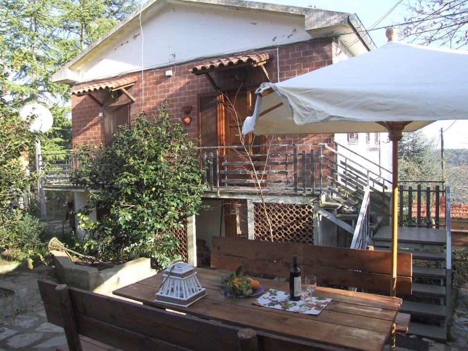 Rosa Peonia' Wohnung mit Terrasse - Bibbona