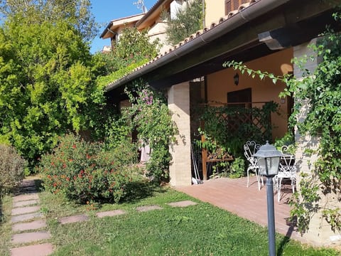 Pieve pomaia' Studio mit Gemeinschaftspool