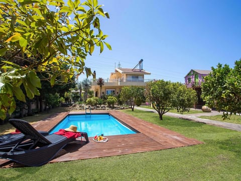 "Laylande House" Villa with mountain views