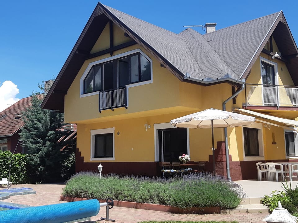 Geräumige Ferienwohnung Hannabella mit Garten - Zamárdi