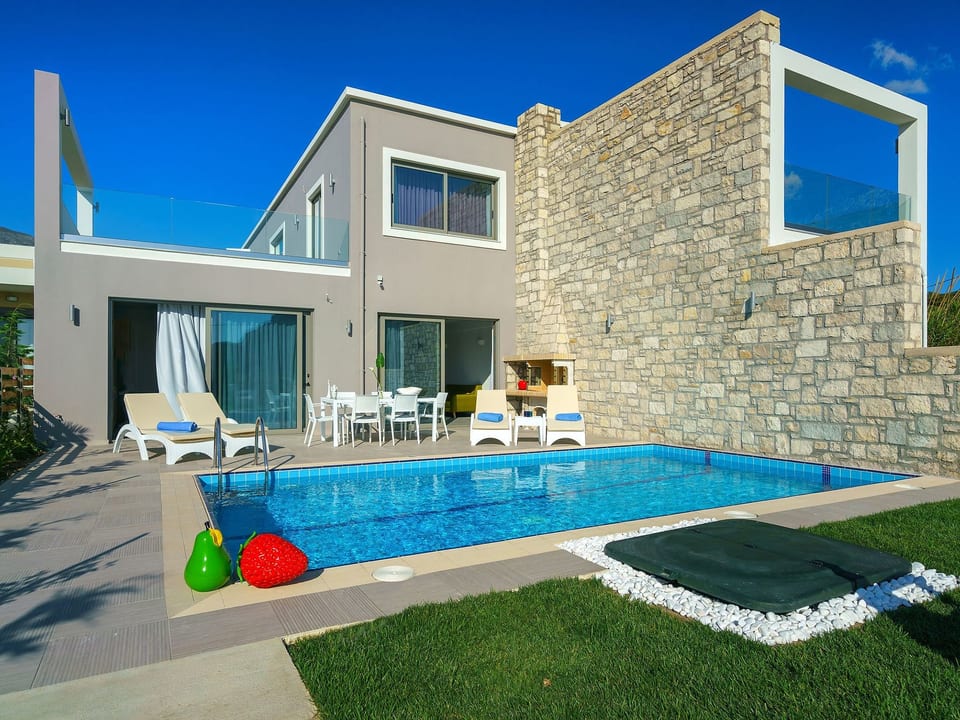Villa en la playa con piscina BBQ a poca distancia de las comodidades - Agios Vasileios