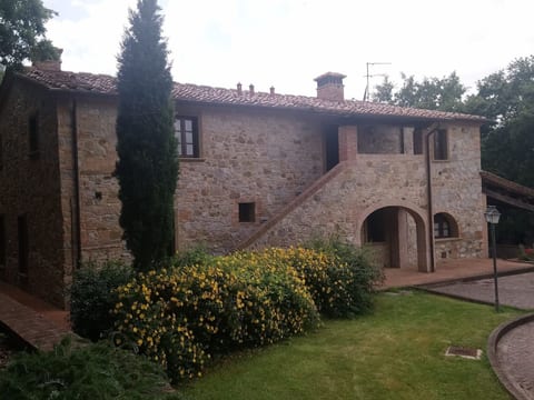 für 10 Personen und 4 Kinder in Chianni, Toskana (Provinz Pisa)