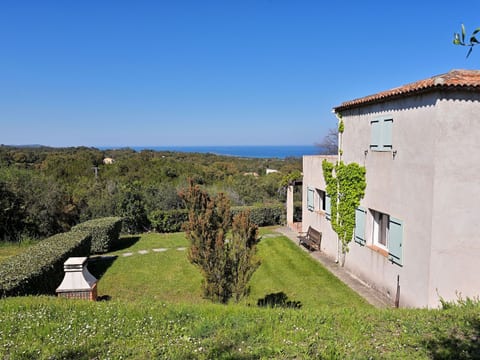 Villa mit Meerblick U Castagnu in geschützter Natur