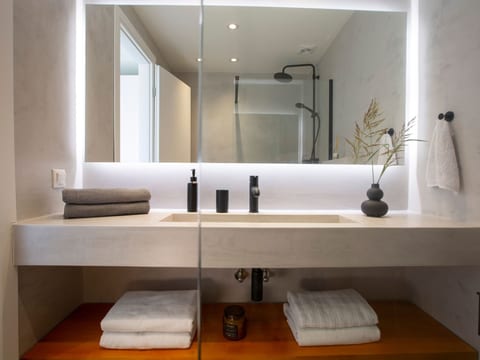 Ferienvilla "Yoni Villa" mit Infinity Pool