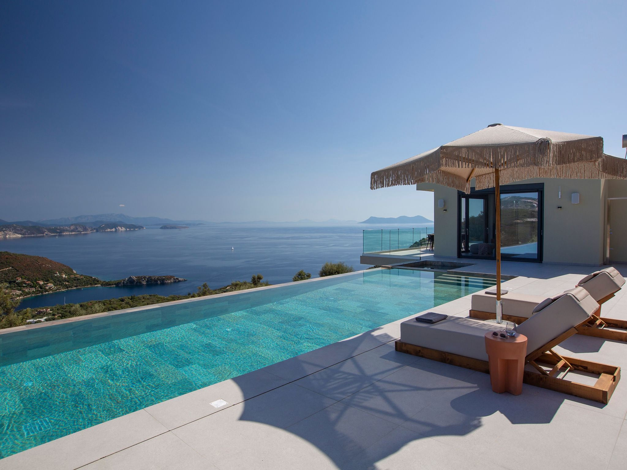 Ferienvilla "Yoni Villa" mit Infinity Pool