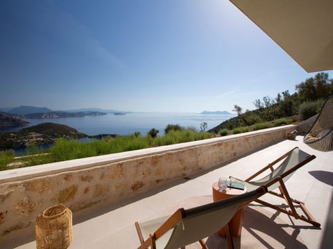 Ferienvilla "Yoni Villa" mit Infinity Pool