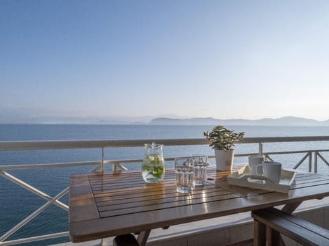 Zesa mit Balkon und Meerblick