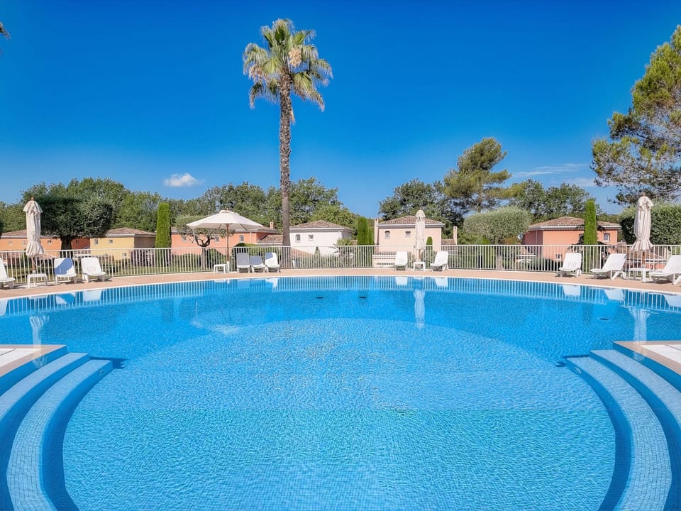 Moderne Wohnung in Mougins mit eigenem Garten - Mougins