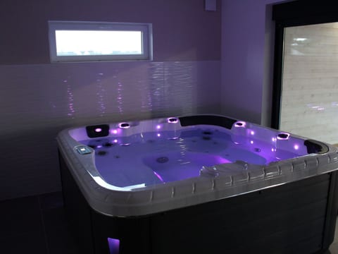 Große Villa am Meer mit privatem Spa Bereich