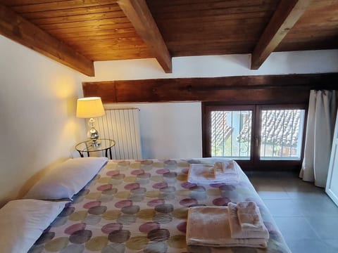 Wohnung in Brusasco mit Garten, Terrasse und Grill