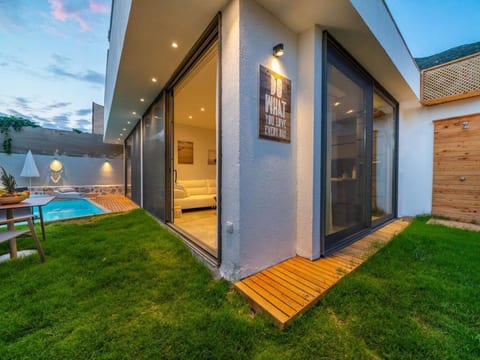 Schöne Villa mit großem Pool