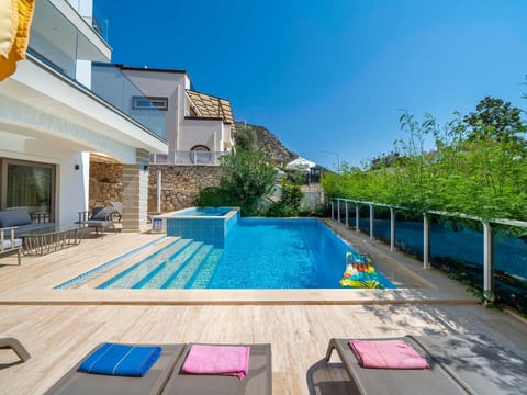 Exklusive Villa mit Infinitypool