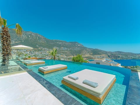 Moderne Luxusvilla für bis zu 12 Personen