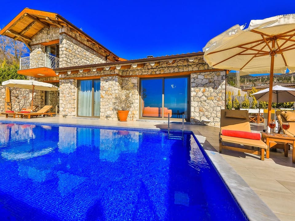 Maison en pierre naturelle avec piscine à Kalkan Islamlar - Kaş