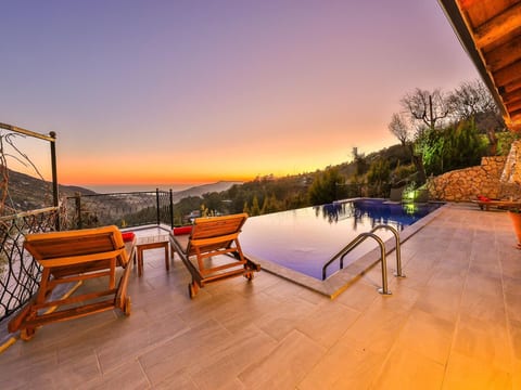Natursteinhaus mit Pool in Kalkan Islamlar