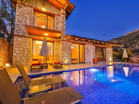 Natursteinhaus mit Pool in Kalkan Islamlar