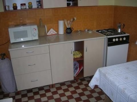 Schönes Ferienhaus in Fonyód mit Grill und Garten