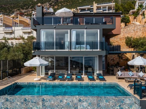 Luxuriöse Villa mit Meerblick in Kalkan Kalamar