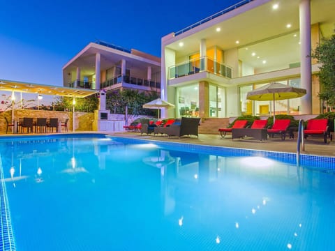 Villa für 10 P mit unglaublichem Ausblick