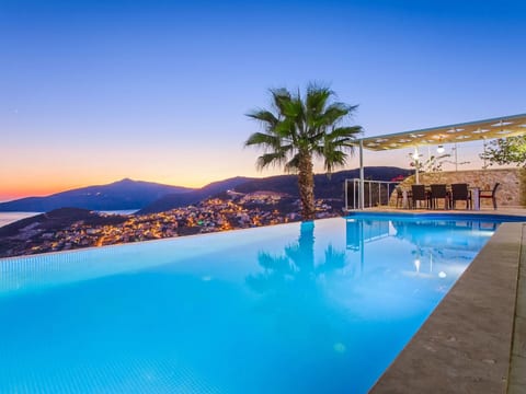 Villa für 10 P mit unglaublichem Ausblick