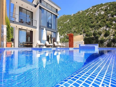 Villa mit Blick auf das Tal