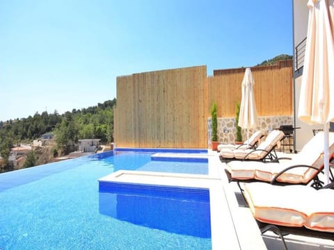 Villa mit Blick auf das Tal