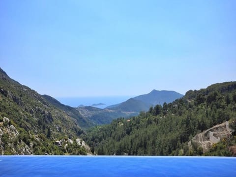 Villa mit Blick auf das Tal
