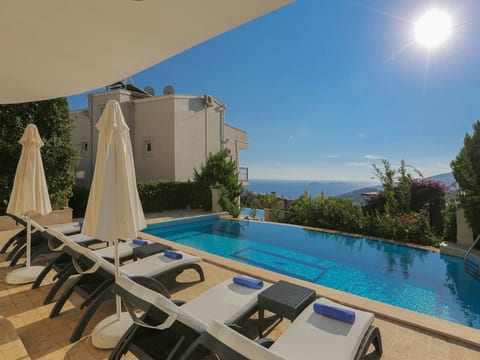 Steinhaus Villa direkt im Zentrum von Kalkan