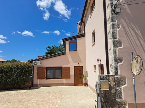 Haus Mirelia für zwei Personen mit Garten