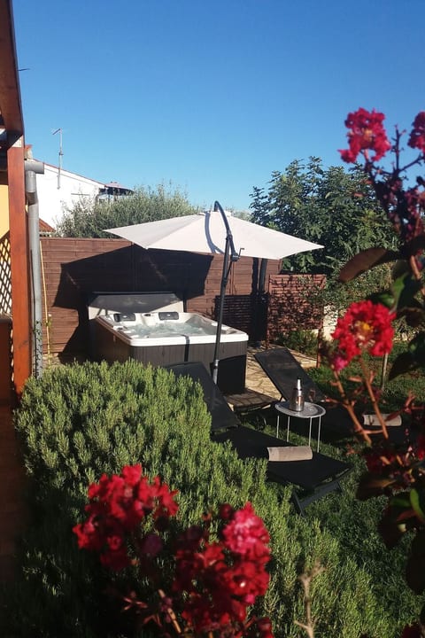 Haus Mirelia für zwei Personen mit Garten
