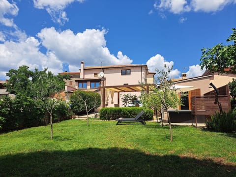 Haus Mirelia für zwei Personen mit Garten