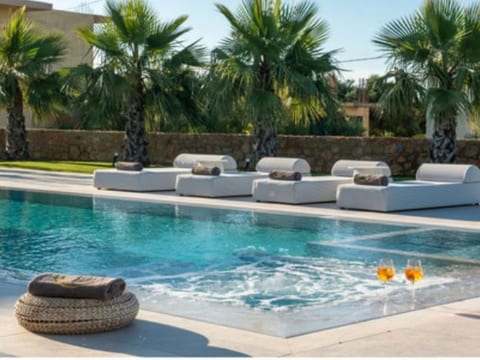 Luxuriös gestaltete Villa mit privatem Pool