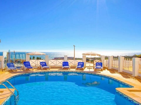 Chalet "Villa Albuar" mit eigenem Pool
