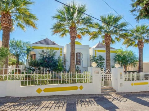 Chalet "Villa Albuar" mit eigenem Pool