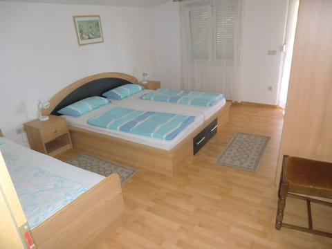 Wohnung in Vir mit Grill