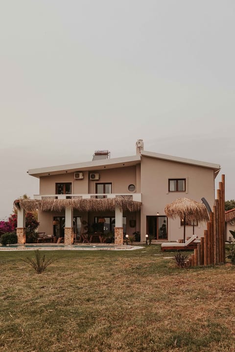 Villa Maya mit Pool und Bergblick
